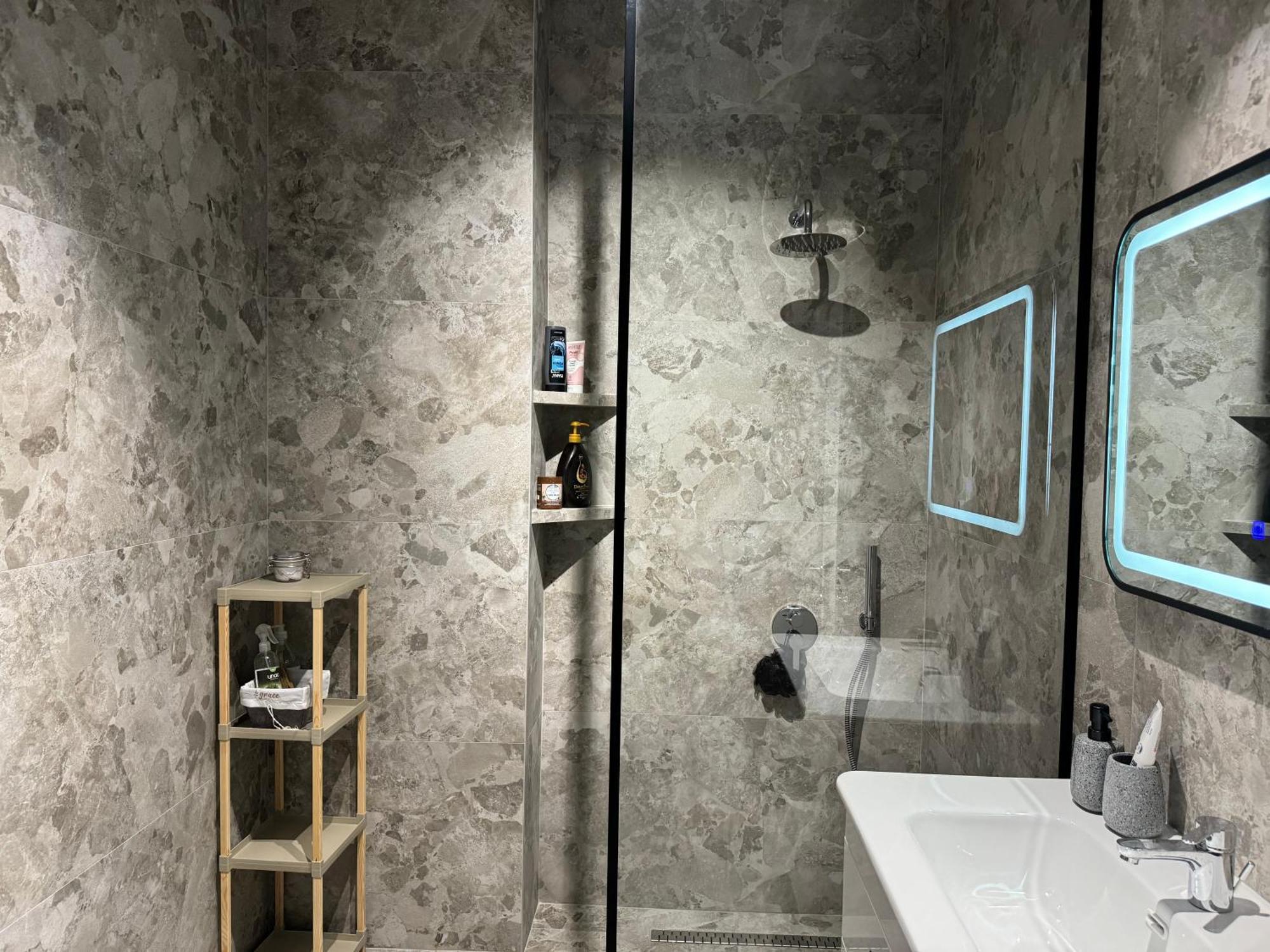 Am Apartment Тирана Екстер'єр фото